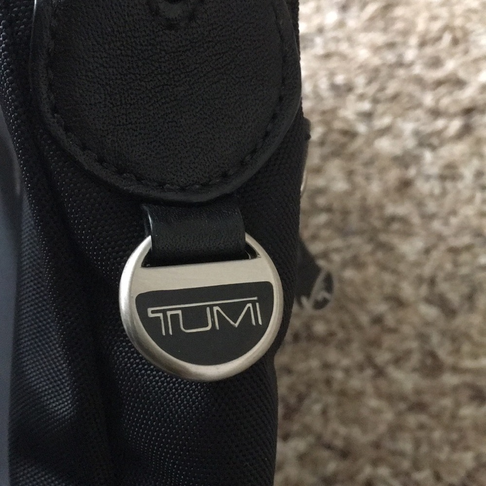 Tumi Small Nylon And Leather Bag - Picture 4 of 8
